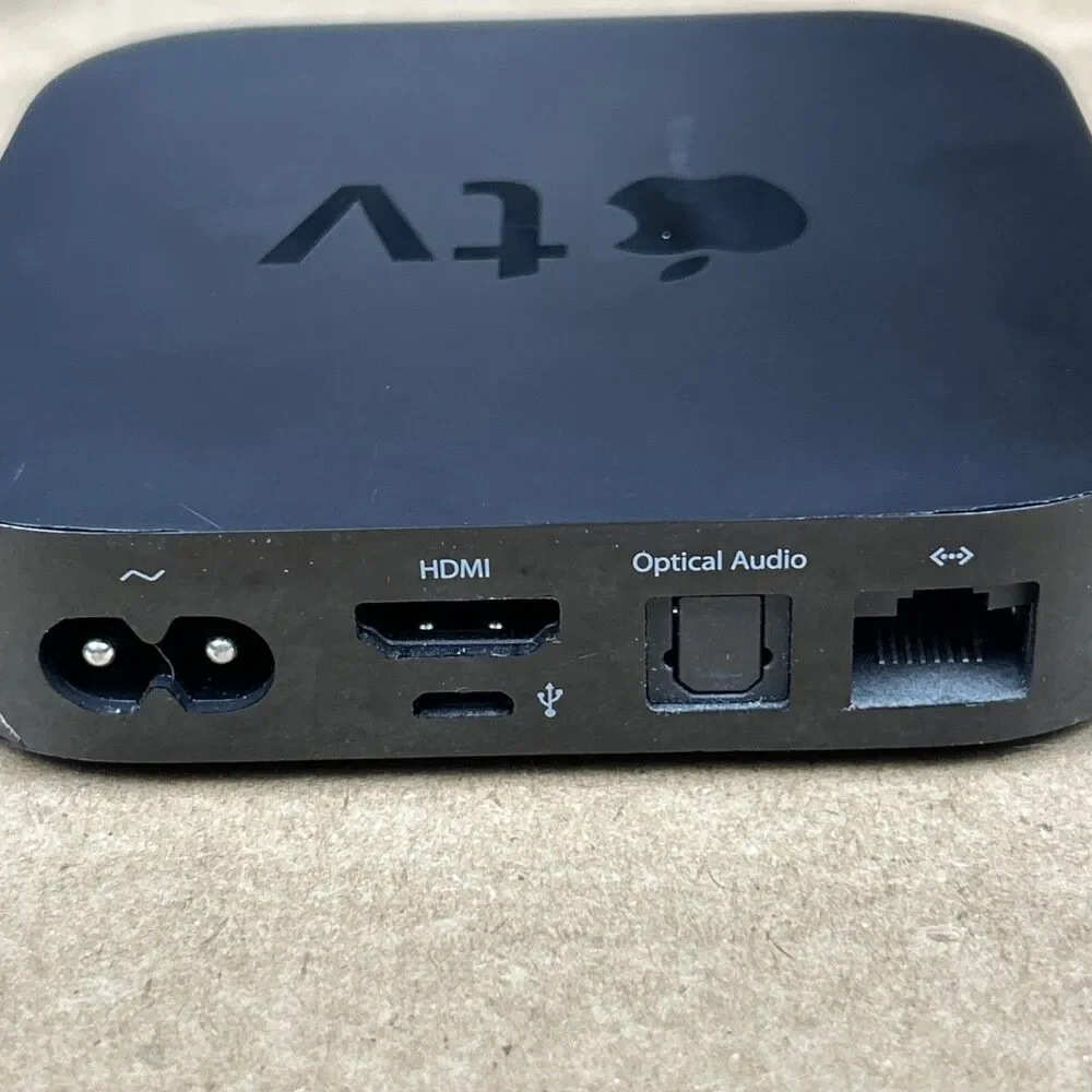 Apple TV 3rd Generation A1469 Media Streamer w/ Remote Box Manual Cable